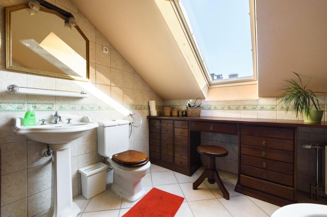 View To The Roofs Luxury Apartment With 2 Bedrooms Budapest Exterior photo