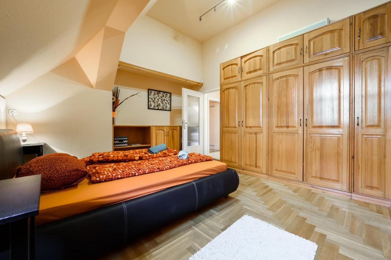 View To The Roofs Luxury Apartment With 2 Bedrooms Budapest Exterior photo