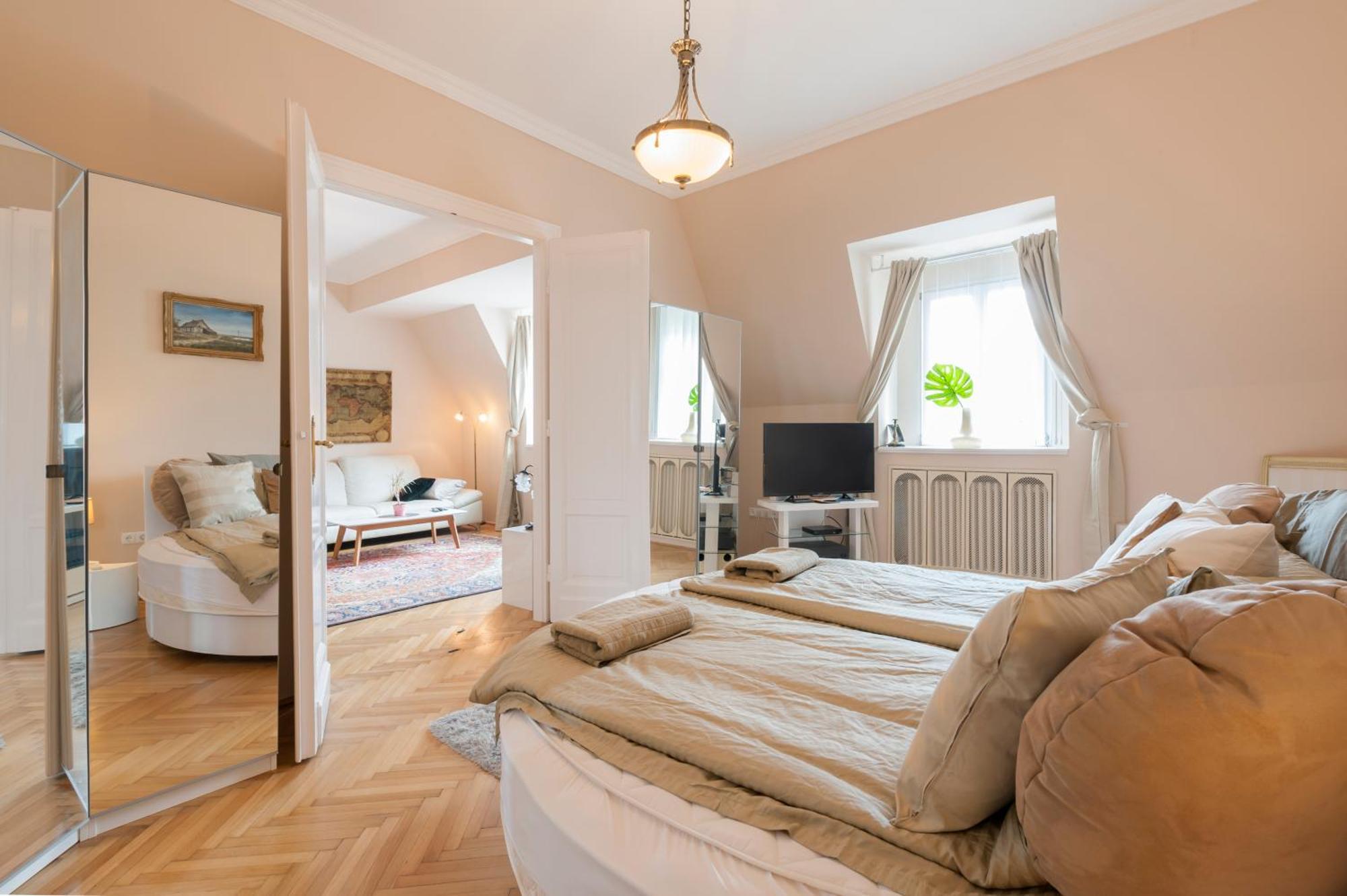 View To The Roofs Luxury Apartment With 2 Bedrooms Budapest Exterior photo