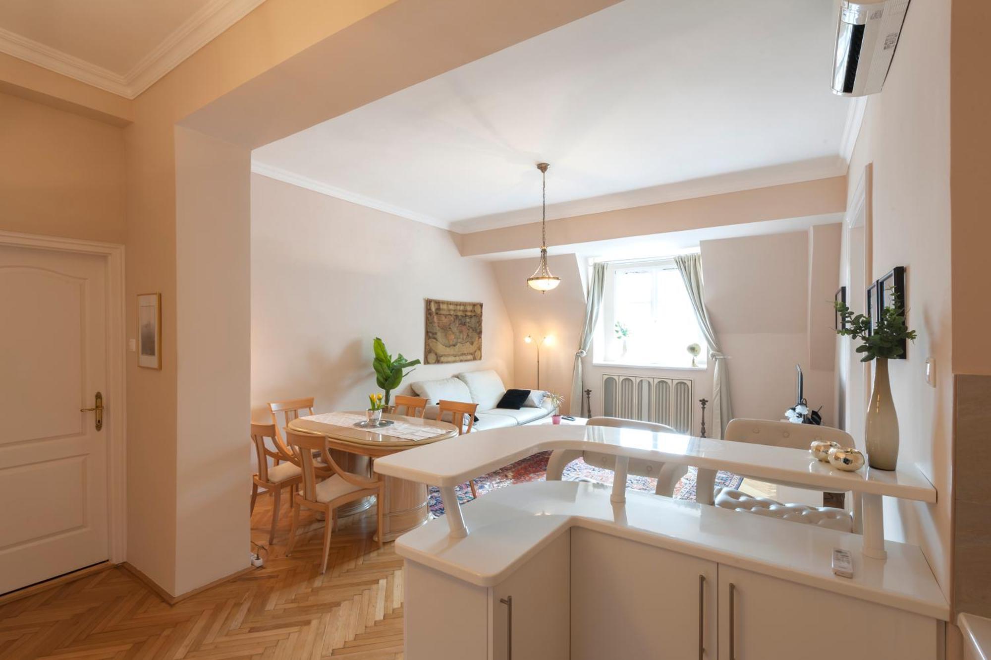 View To The Roofs Luxury Apartment With 2 Bedrooms Budapest Exterior photo
