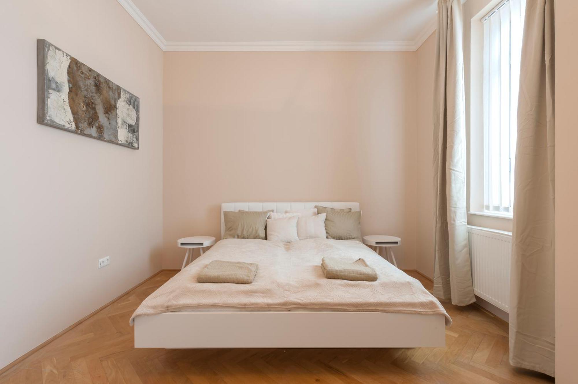 View To The Roofs Luxury Apartment With 2 Bedrooms Budapest Exterior photo